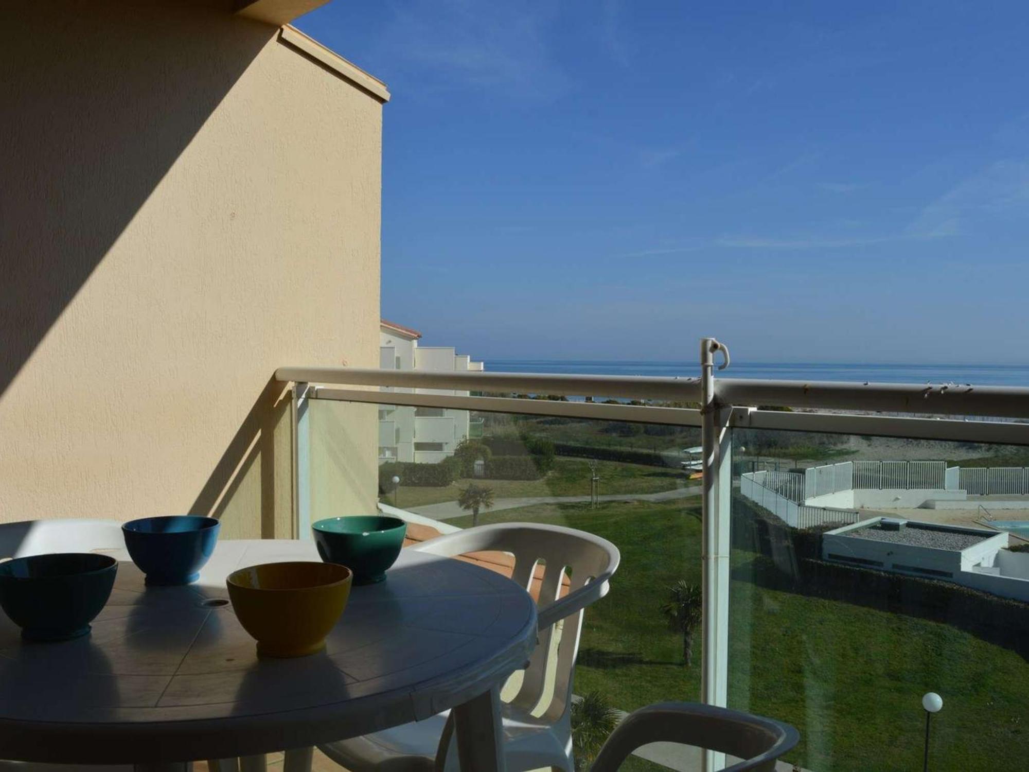 En Front De Mer Avec Piscine Et Parking Prive - 2 Pour 6 Personnes, Saint-cyprien - Fr-1-225d-52 Apartment *
